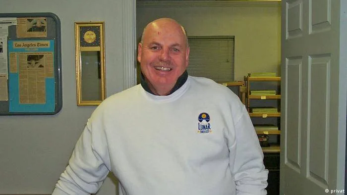 Dennis Hope Net Worth 2023, Date of Birth, Business, Full Name, Controversies, Lunar Real Estate Dennis Hope2