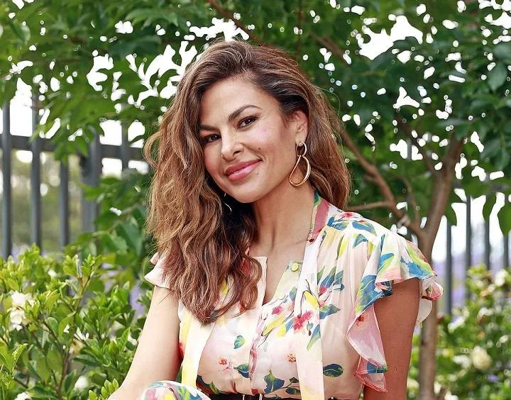 Eva Mendes Net Worth : Full Name, Age, Weight, Net Worth, Controversy, Nationality, Career, More Than Just a Hollywood Siren,Explanation of Net Worth,Ethnicity, Height, Notable Works Eva Mendes