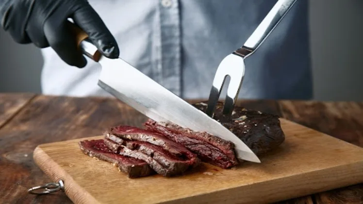 How To Choose The Best Knife For Cutting Steak How To Choose The Best Knife For Cutting Steak