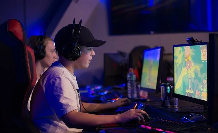 The Role of Online Gaming in Building Creative Thinking Skills The Role of Online Gaming in Building Creative Thinking Skills 2