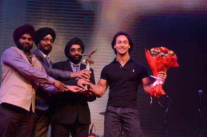 66300 tiger shroff received youth icon award at punjabi icon awards in mumbai on 10th april