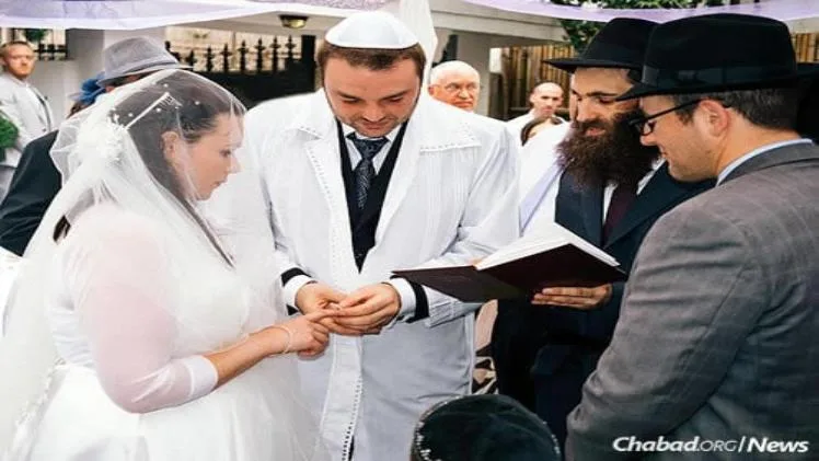 Breaking Down The Jewish Wedding Ceremony: Traditions & Symbolism Breaking Down The Jewish Wedding Ceremony Traditions Symbolism