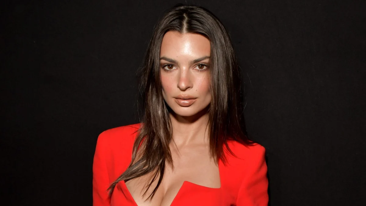 Emily Ratajkowski Details about Career Progression