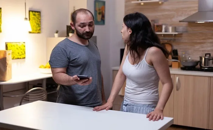 Catching a Cheating Spouse: How to Spy on an iPhone Remotely using the best spy app Screenshot 1 13