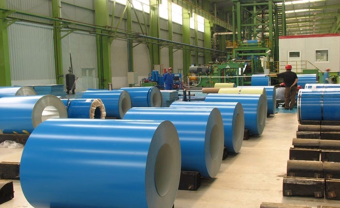 A Beginner’s Guide to Operating an Aluminum Coil Coating Line industrial workers, operating an aluminum coil coating line