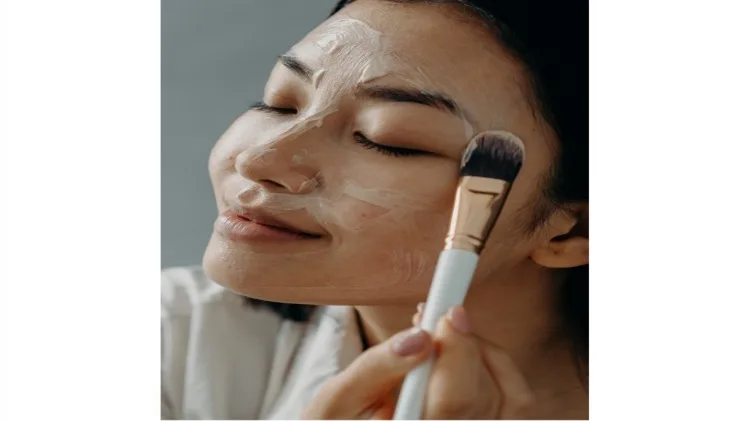 Aging Gracefully: Beauty Care Tips and Techniques for Women Over 40 Aging Gracefully