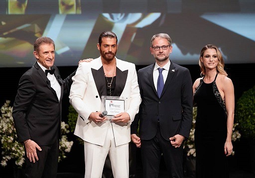 Can Yaman award