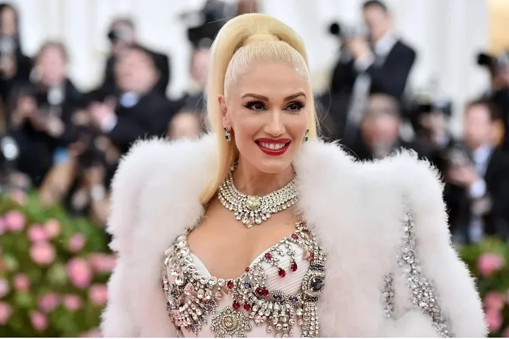Gwen Stefani Net Worth: Iconic Singer, Songwriter, Fashion Designer, Full Name, Age, Notable Works, Controversy, Nationality, Career, Occupation Gwen Stefani Net Worth