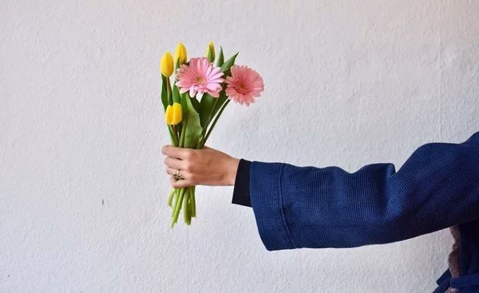 How to Add a Unique Touch to Flower Gifts How to Add a Unique Touch to Flower Gifts