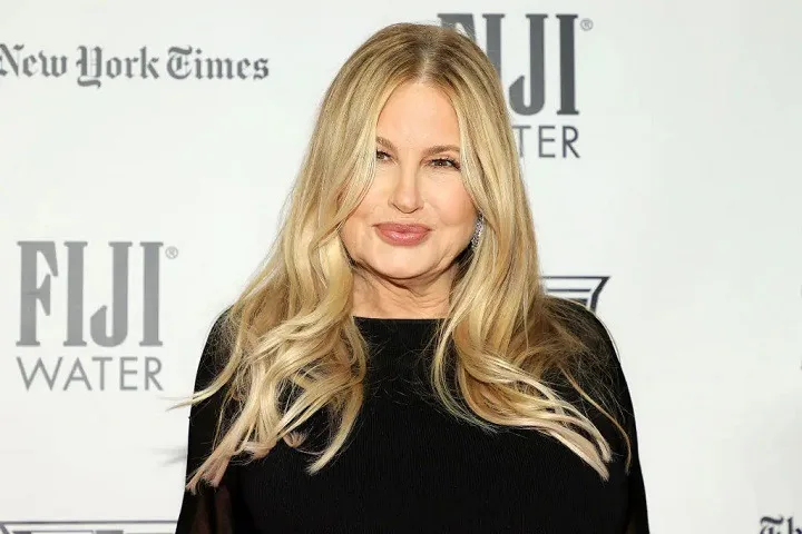 Jennifer Coolidge Net Worth: A Comic Force in Hollywood’s Spotlight, Full Name, Age, Notable Works, Controversy, Nationality, Career, Occupation Jennifer Coolidge Net Worth