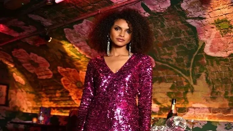 The Enchanting Elegance of StyleWe’s Sparkle in Pink Sequin Dress The Enchanting Elegance of StyleWes Sparkle in Pink Sequin Dress