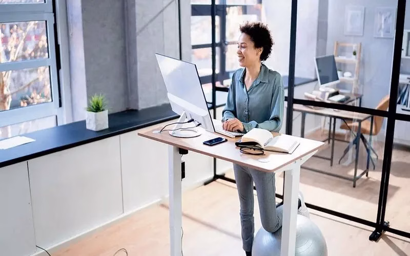 Productivity and Performance: How Standing Desks Can Make a Difference Laptop stand d
