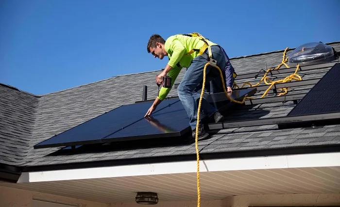 Reducing Your Carbon Footprint with Solar Panel Installation In today's world, there are multiple ailments the earth faces. Man's activities significantly impact the environment, and some lasting effects are usually adverse. One of these issues, for instance, is excess carbon footprint.
