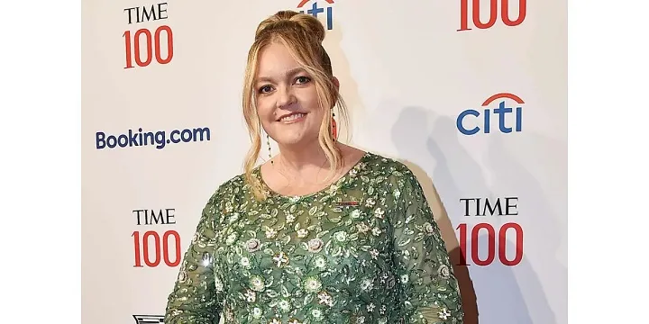 Colleen Hoover Net Worth: The Literary Phenomenon’s Net Worth and Journey in Writing, Full Name, Age, Notable Works, Controversy, Nationality, Career, Occupation Colleen Hoover Net Worth