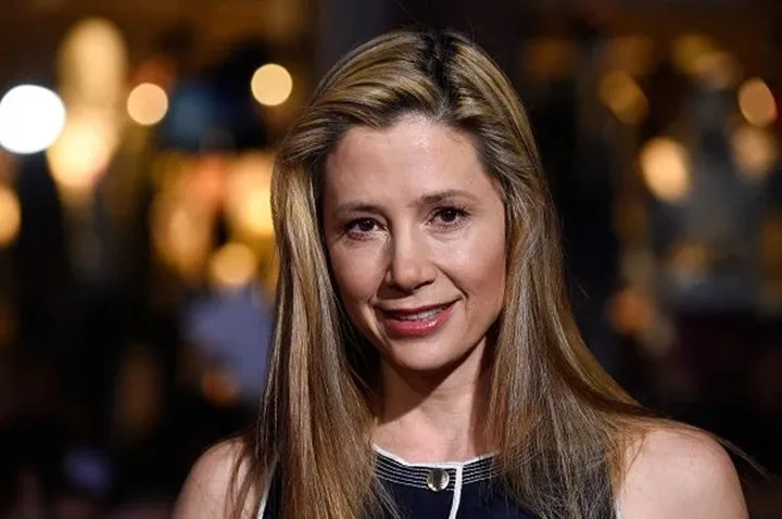 Mira Sorvino Net Worth: An Oscar-Winning Talent, Activist, and Her Remarkable Career, Full Name, Age, Notable Works, Controversy, Nationality, Career, Occupation Mira Sorvino Net Worth