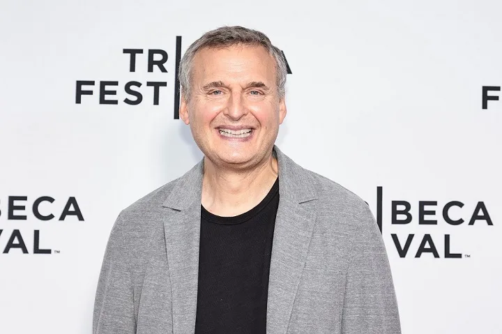 Phil Rosenthal Net Worth: The Mastermind Behind Television’s Culinary Adventures, Full Name, Age, Notable Works, Controversy, Nationality, Career, Occupation Phil Rosenthal Net Worth