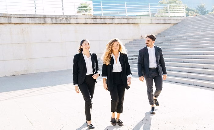 5 Stylish Workwear for Casual Office Environments Screenshot 1 2