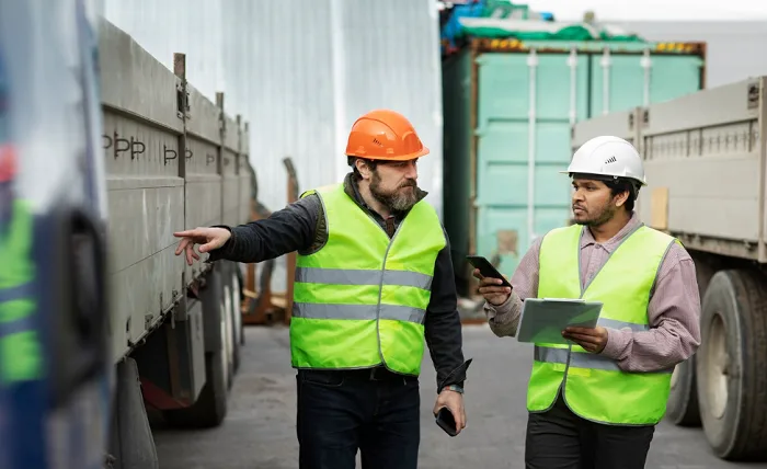 Mastering Road Harmony: A Comprehensive Guide on How to Stay Safe Around Trucks Screenshot 2 15