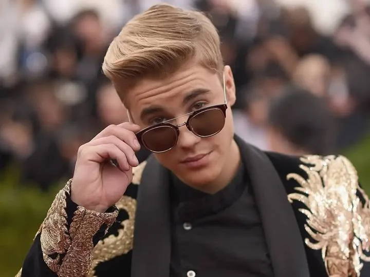 Justin Bieber’s Net Worth: A Journey from YouTube Sensation to Global Superstar, Full Name, Age, Notable Works, Controversy, Nationality, Career, Occupation Justin Biebers Net Worth