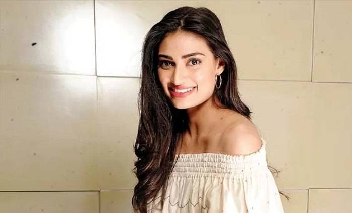 Athiya Shetty Education and Early Interests