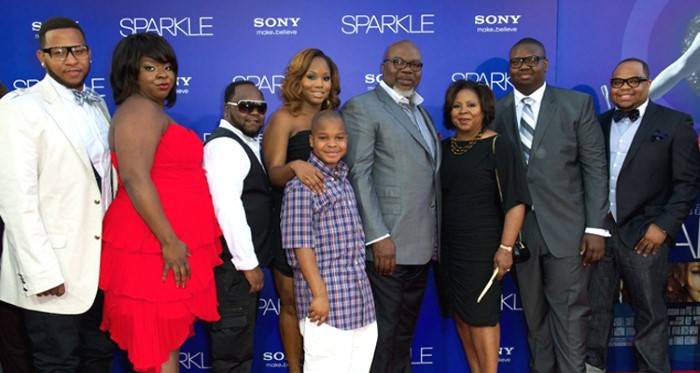 TD Jakes Family Small