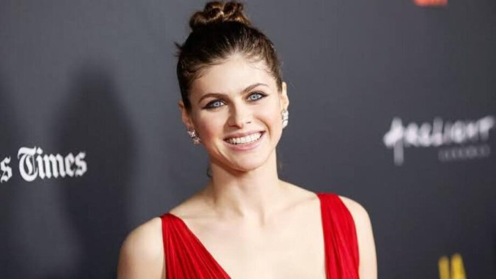What is Alexandra Daddarios Net Worth in 2025