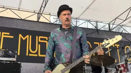 Krist Novoselic Net Worth: Income, Career, Age and Lifestyle krist novoselic net worth e1758429102805